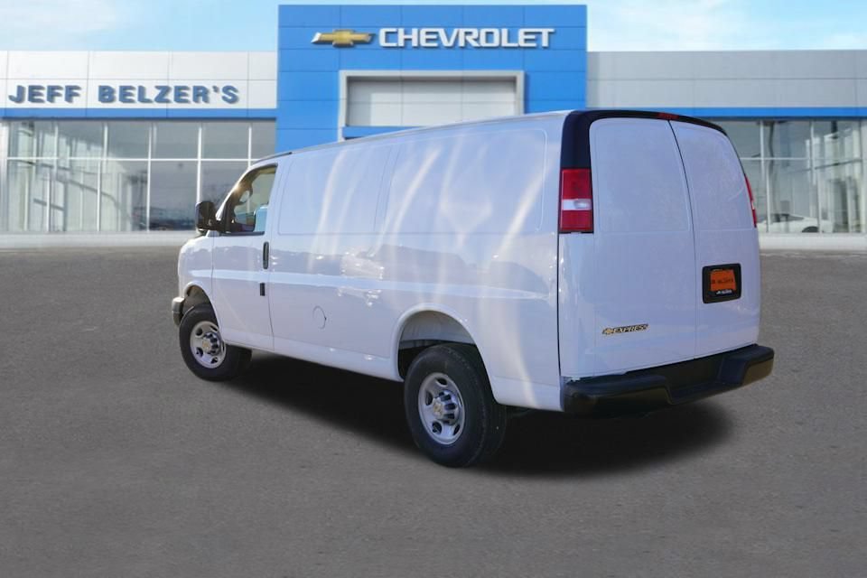 New 2025 Summit White Chevrolet WT image 5