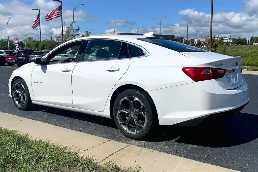 Used 2024 Chevrolet Malibu 1LT with VIN 1G1ZD5ST7RF146186 for sale in Kansas City