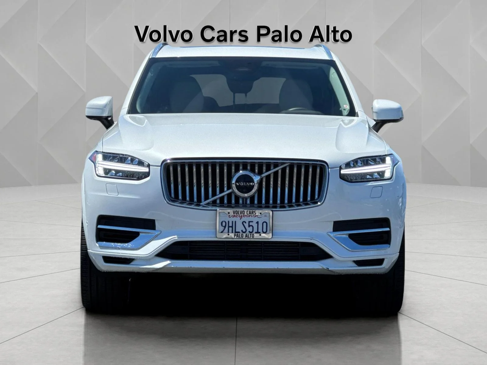 Used 2023 White Volvo T8 Plus Bright Theme 7 Passenger image 13