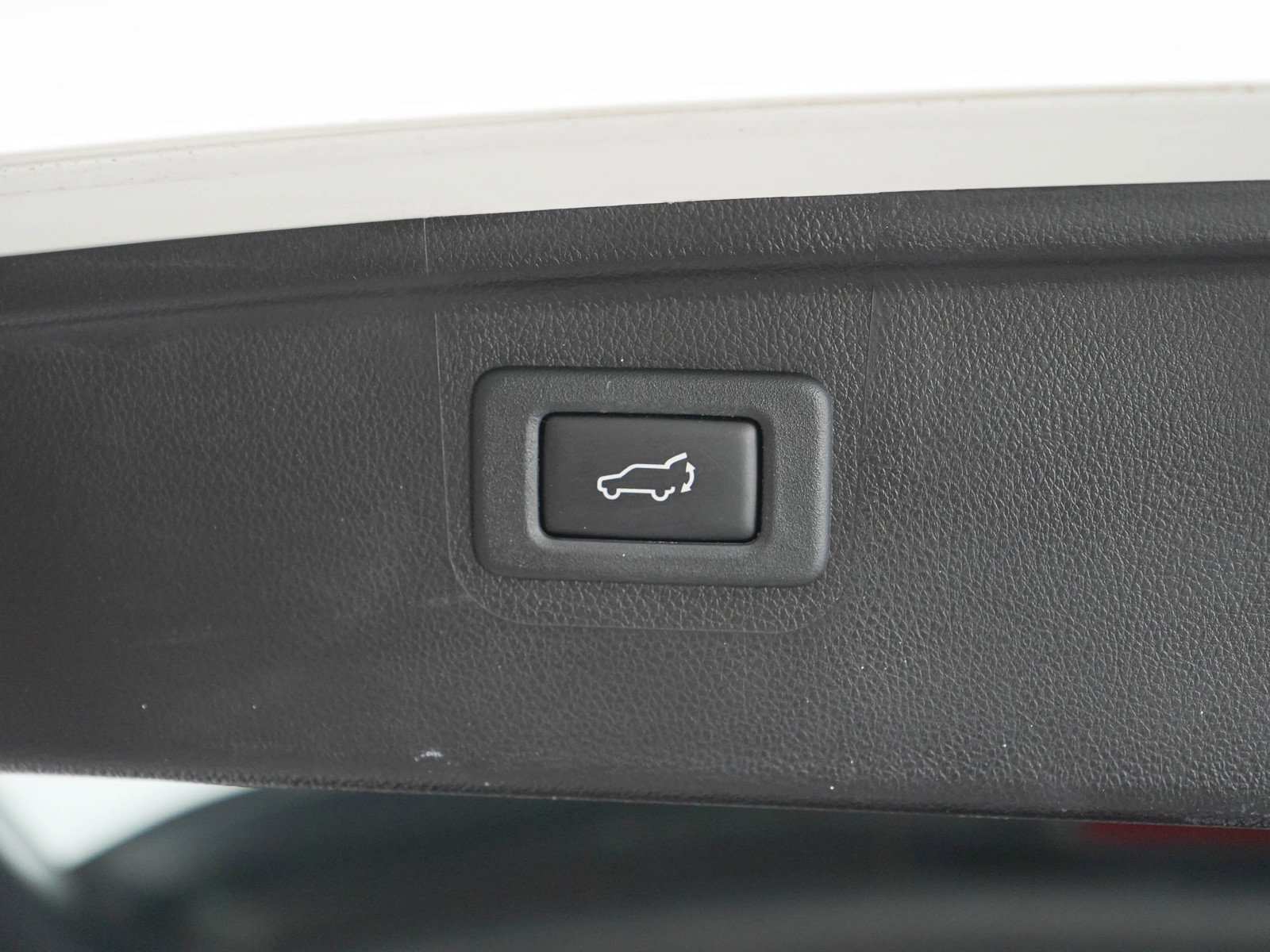 Used 2015 Crystal White Pearl Subaru 2.5i image 17