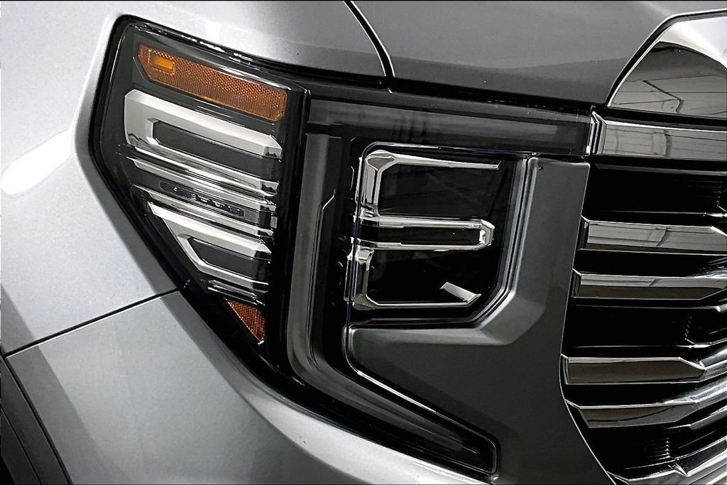 Certified Used 2024 Silver GMC SLT image 29