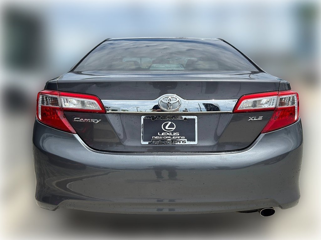 Used 2014 GRAY Toyota XLE image 4