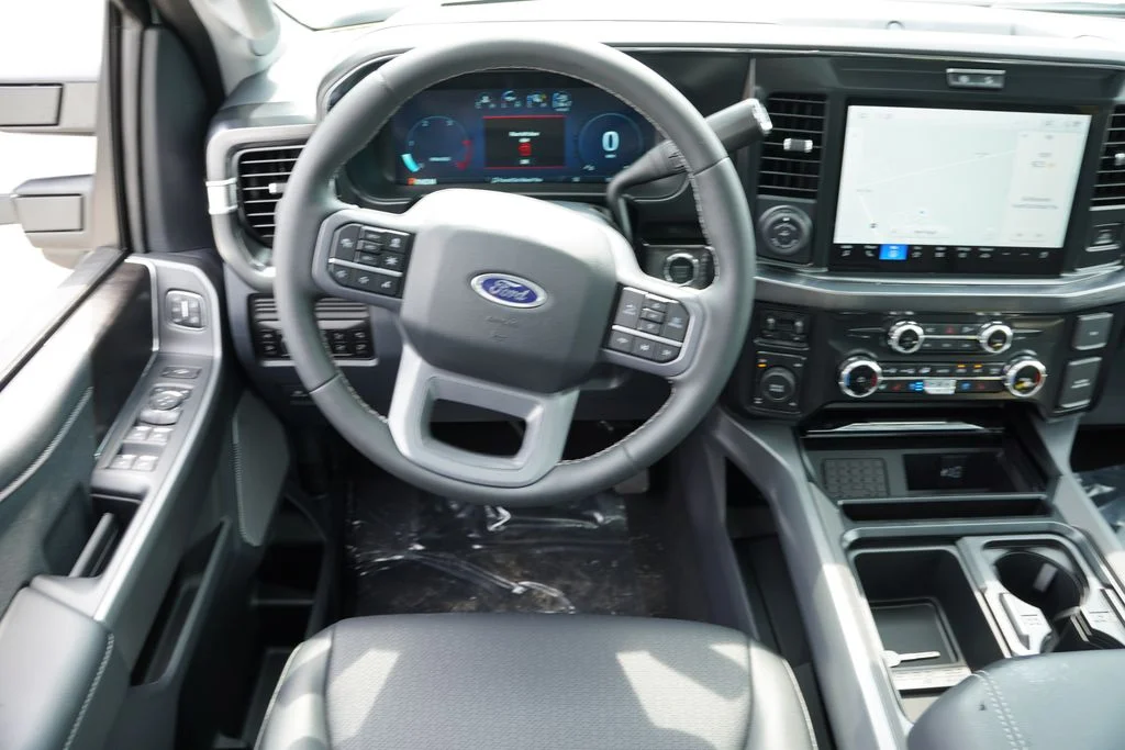New 2026 Star White Metallic Tri-Coat Ford Lariat image 17