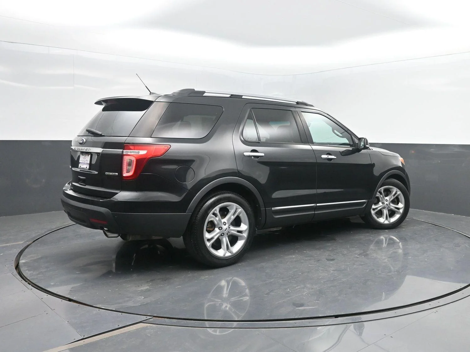 Used 2015 Ford Explorer Limited with VIN 1FM5K7F84FGA20897 for sale in Charles City, IA