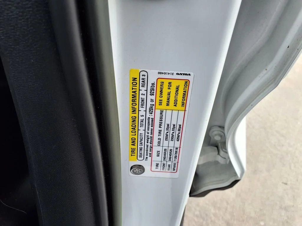 Used 2023 White Volvo B5 Plus Bright Theme image 32