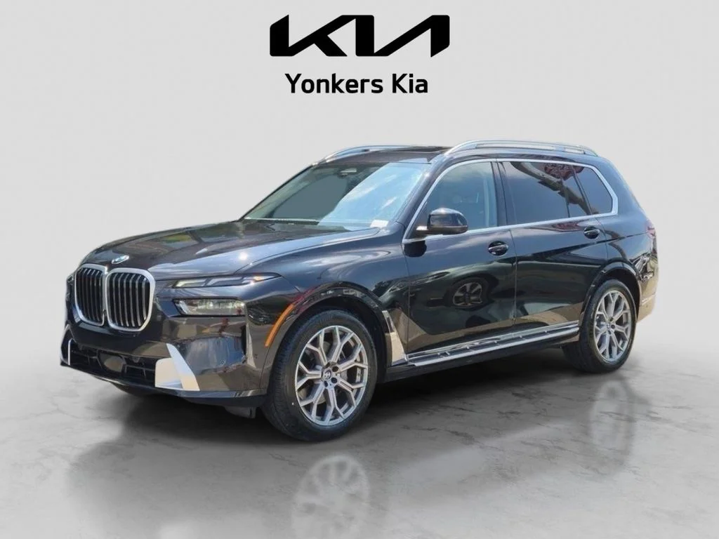 Used 2025 Black BMW xDrive40i image 2
