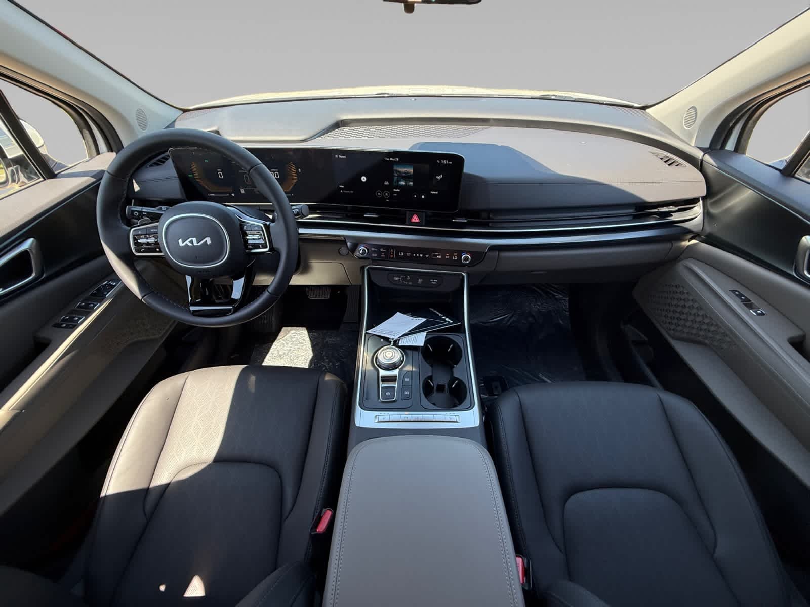 New 2026 Snow White Pearl Kia LXS image 20