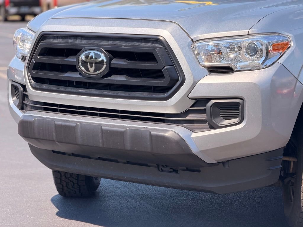 Certified Used 2022 Silver Toyota SR image 9
