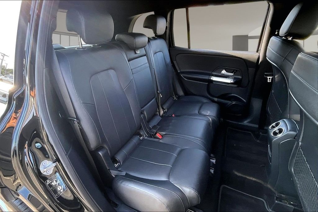 Used 2021 Black Mercedes-Benz GLB 250 image 29