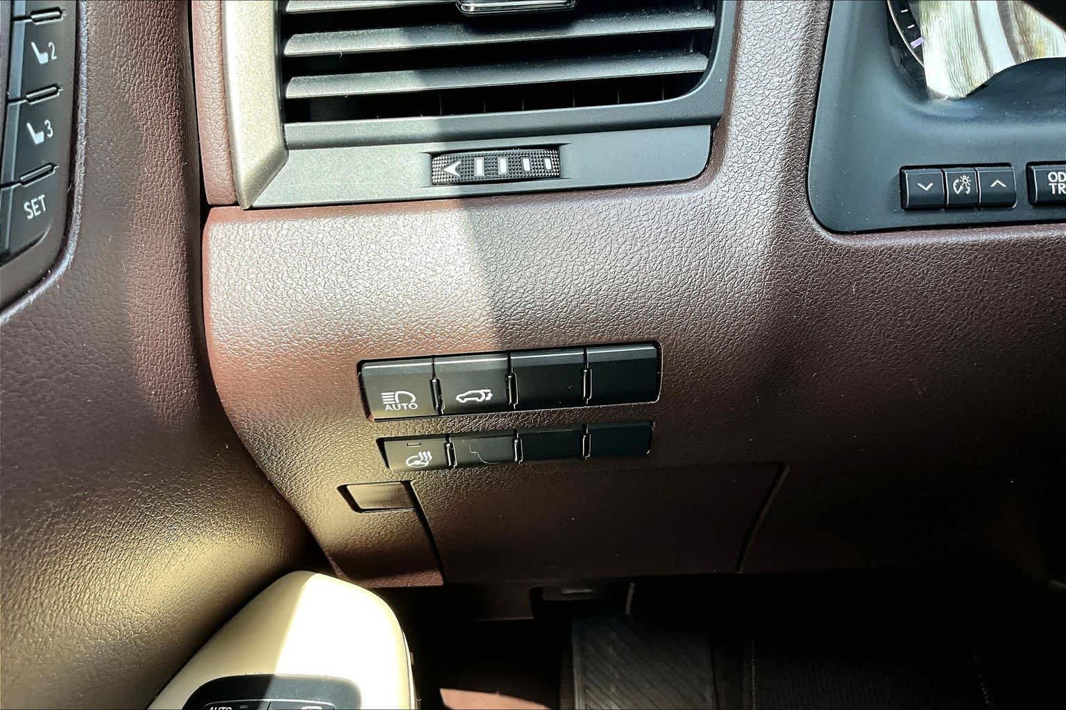 Used 2020 Obsidian Lexus  image 34