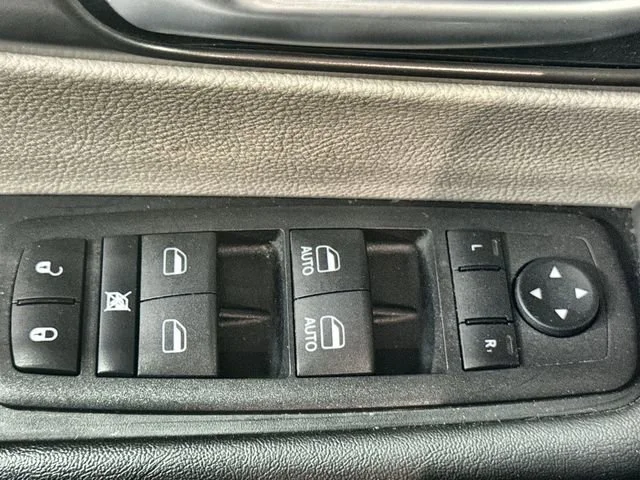2024 Chrysler Pacifica Touring L - Photo 23