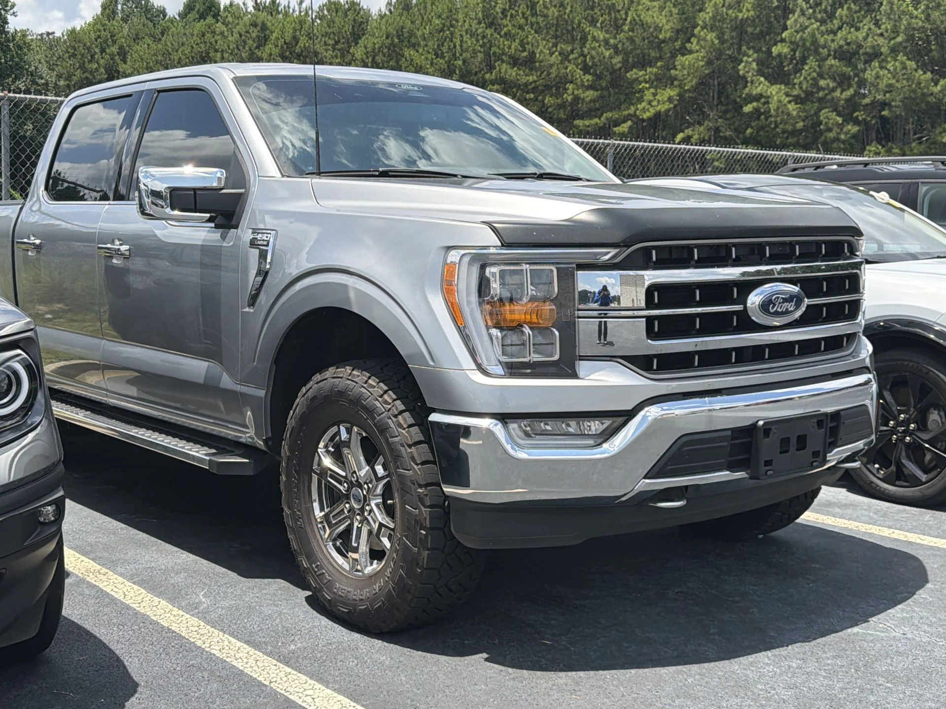 Used 2022 Silver Metallic Ford Lariat image 3