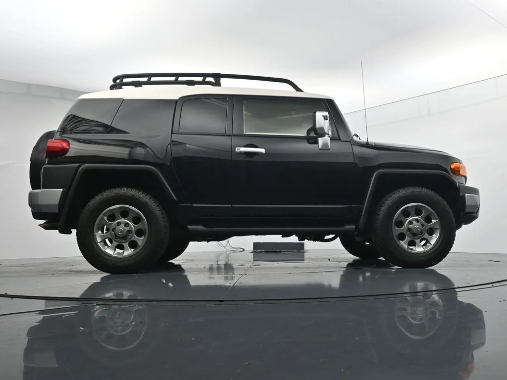 Used 2013 Black Toyota Base image 23