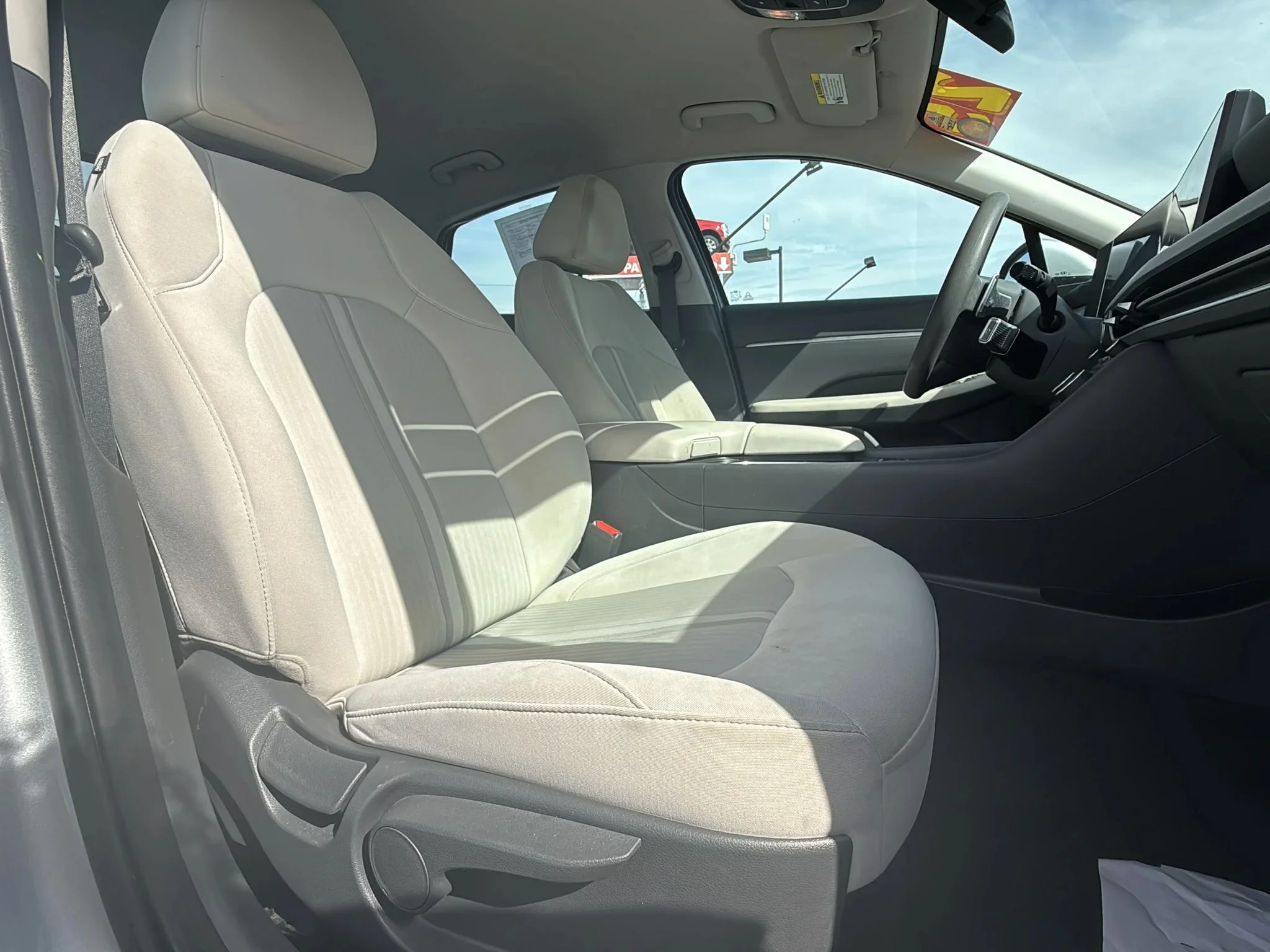 Used 2025 Aero Silver Hyundai SEL image 21