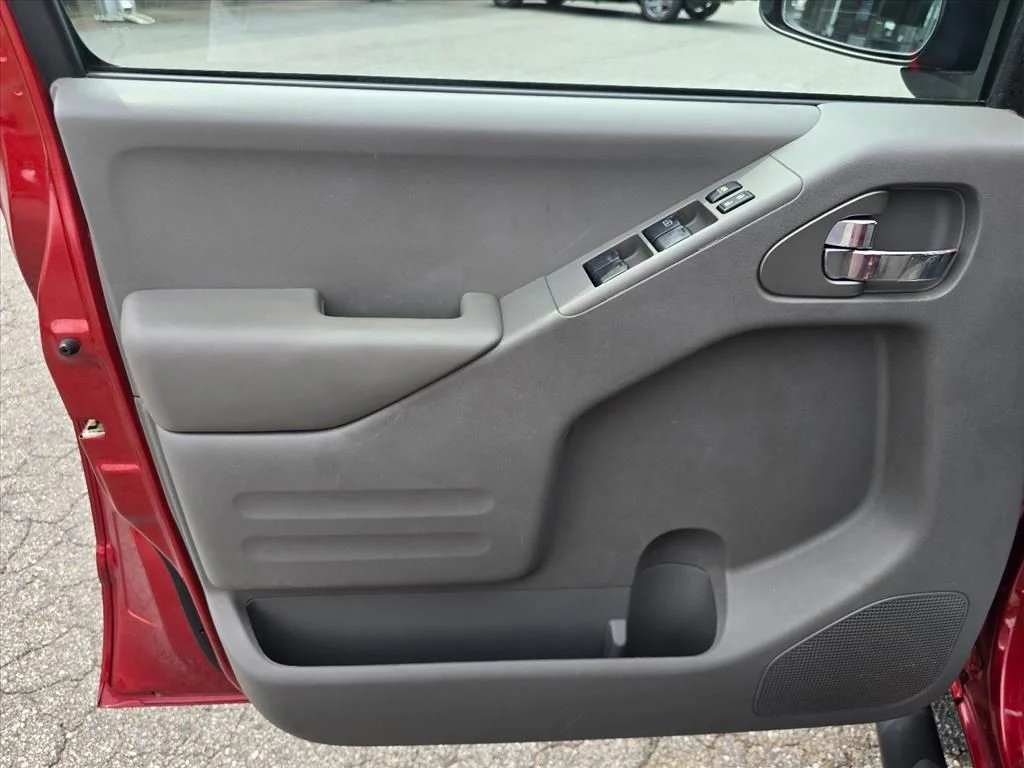 Used 2019 Red Nissan SV image 9