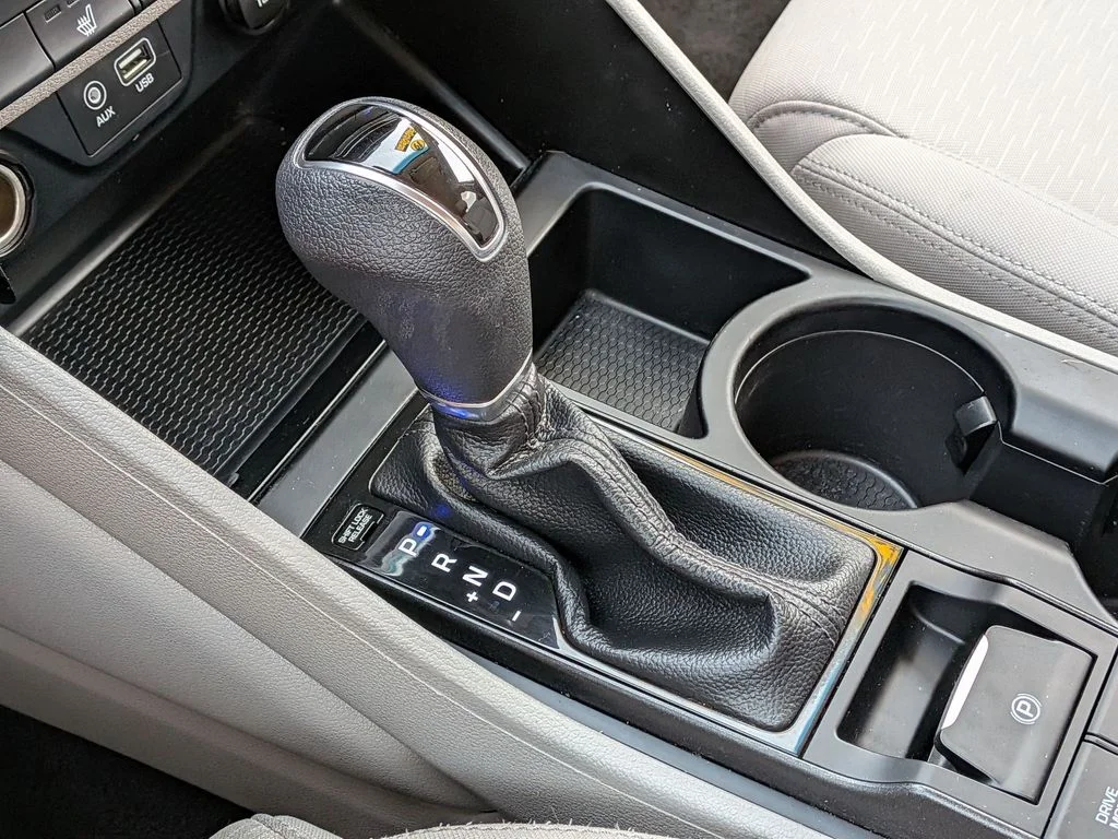 Used 2019 White Hyundai Value image 21