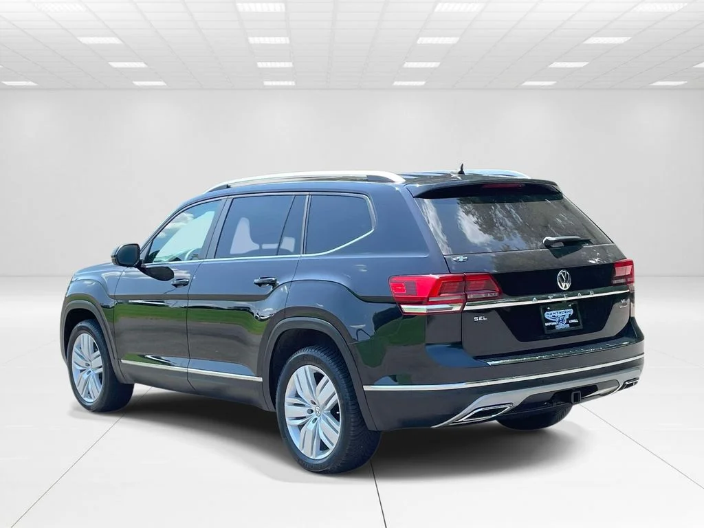 Used 2019 Black Volkswagen SEL image 4
