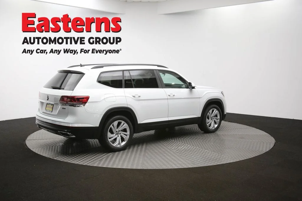 Used 2021 White Volkswagen 2.0T SE w/Technology image 44