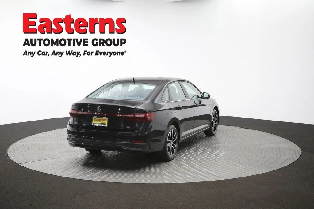 Used 2025 Black Volkswagen 1.5T SE image 40