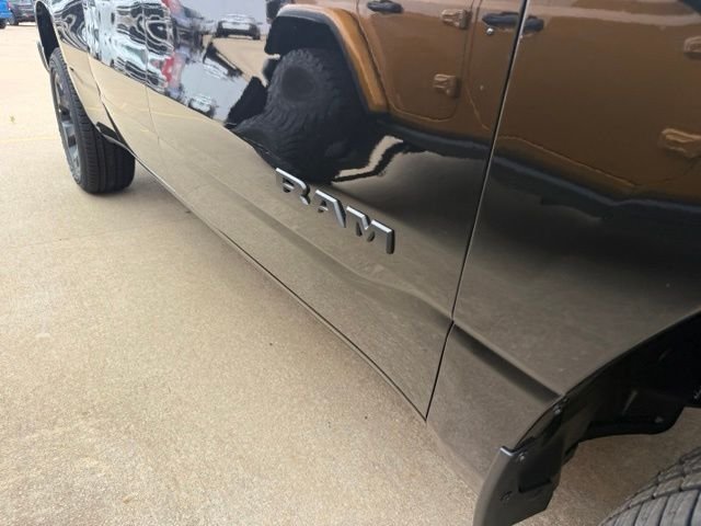 New 2026 Diamond Black Crystal Pearl-Coat Exterior Paint Ram Express image 7