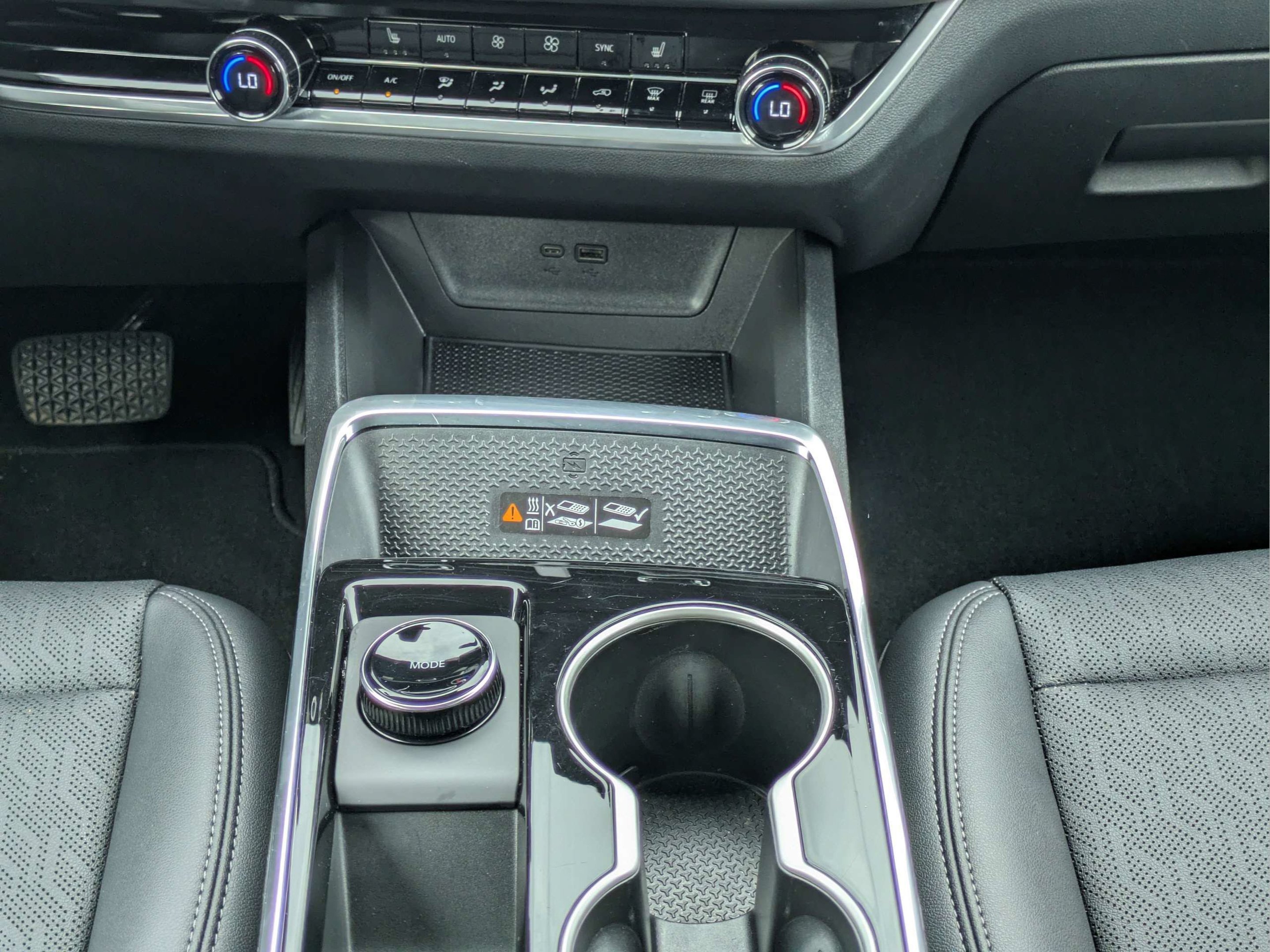 Used 2026 Mosaic Black Metallic Chevrolet FWD LT image 19