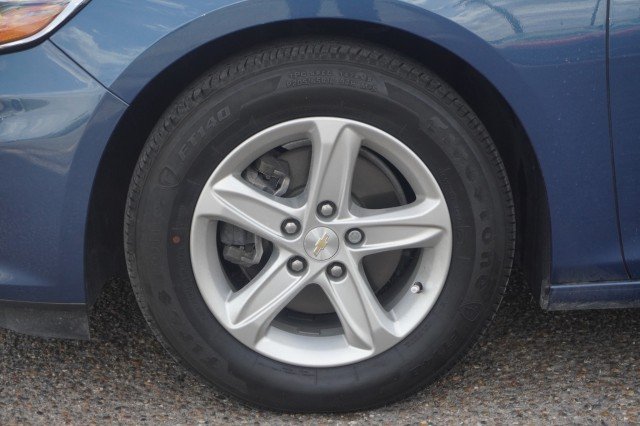 Used 2025 BLUE Chevrolet LS image 13