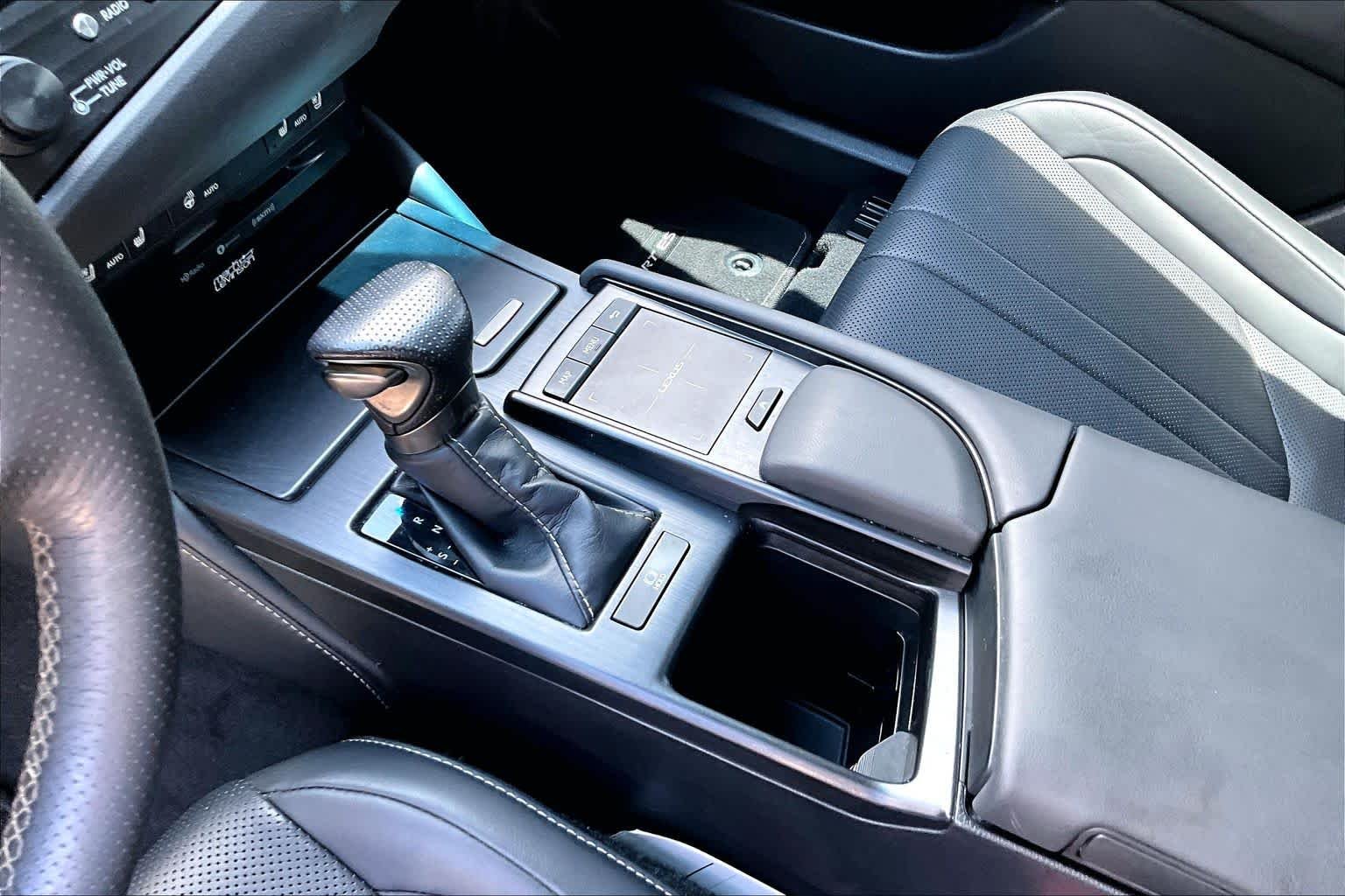 Used 2019 Ultra White Lexus F SPORT image 17