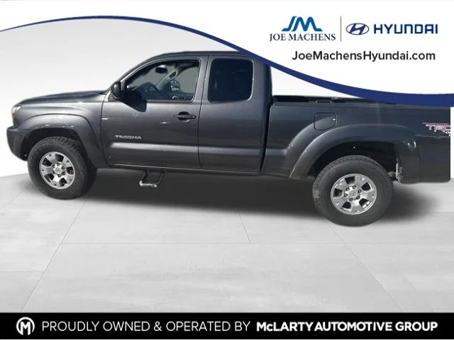 Used 2009 Gray Toyota Base image 4