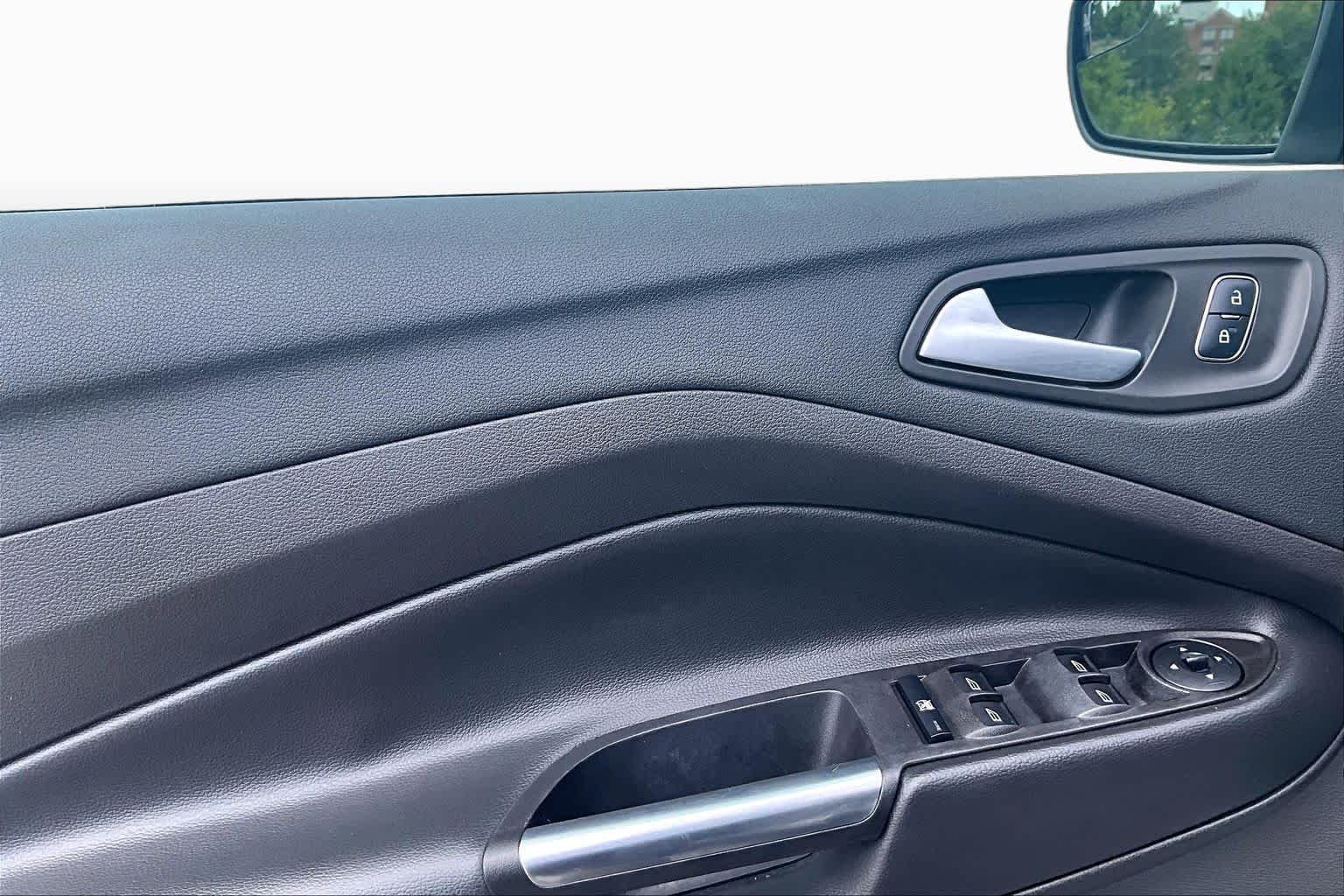 Used 2017 Ingot Silver Metallic Ford SE image 21
