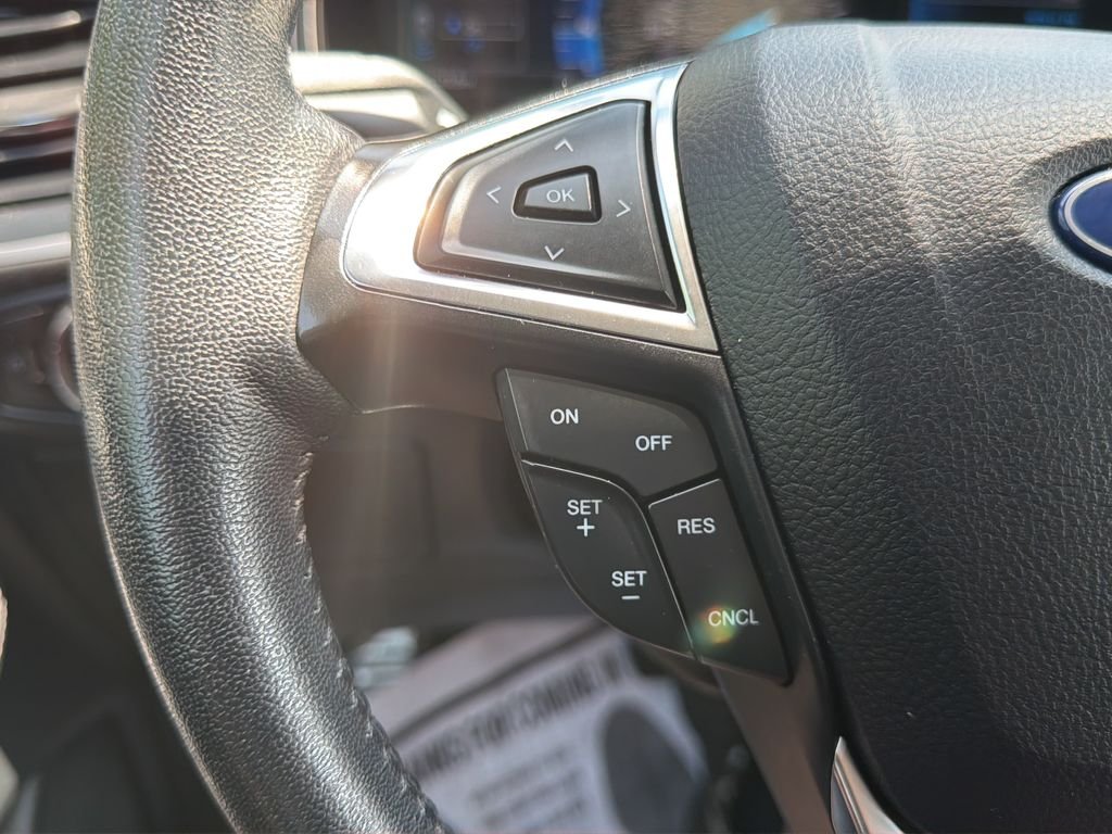 Used 2024 Silver Ford SEL image 16