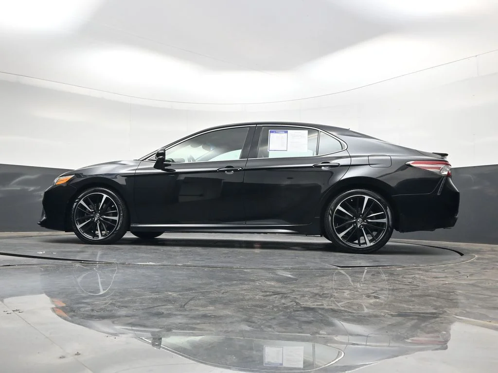 Used 2018 Midnight Black Metallic Toyota XSE image 35