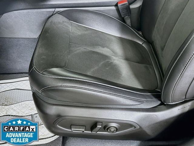 Used 2023 Silver Jeep Altitude image 18