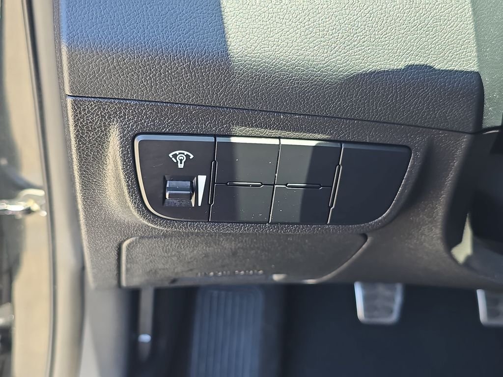 Used 2016 Black Hyundai Turbo image 27