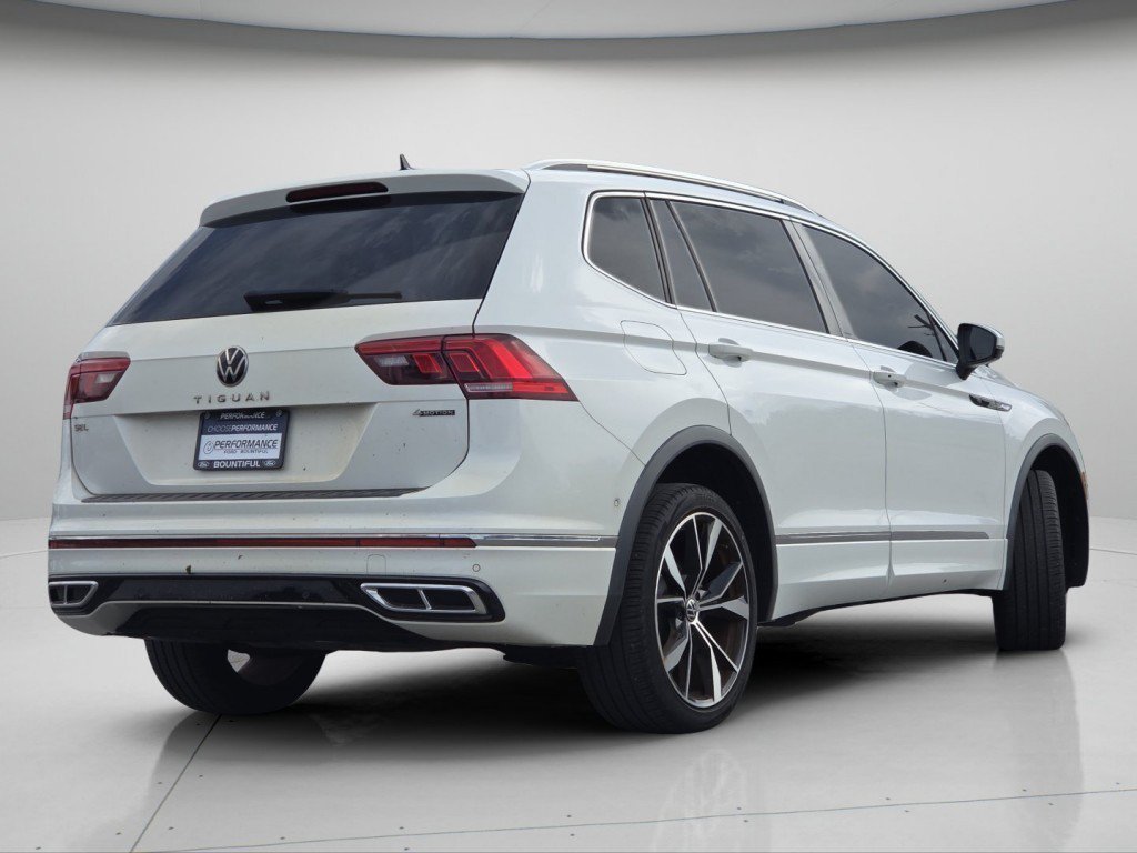 Certified Used 2022  Volkswagen 2.0T SEL R-Line image 27