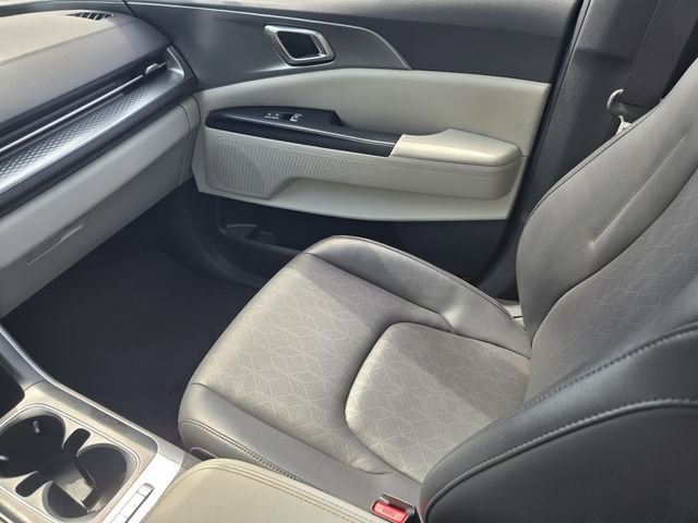 Used 2024  Kia LX image 15
