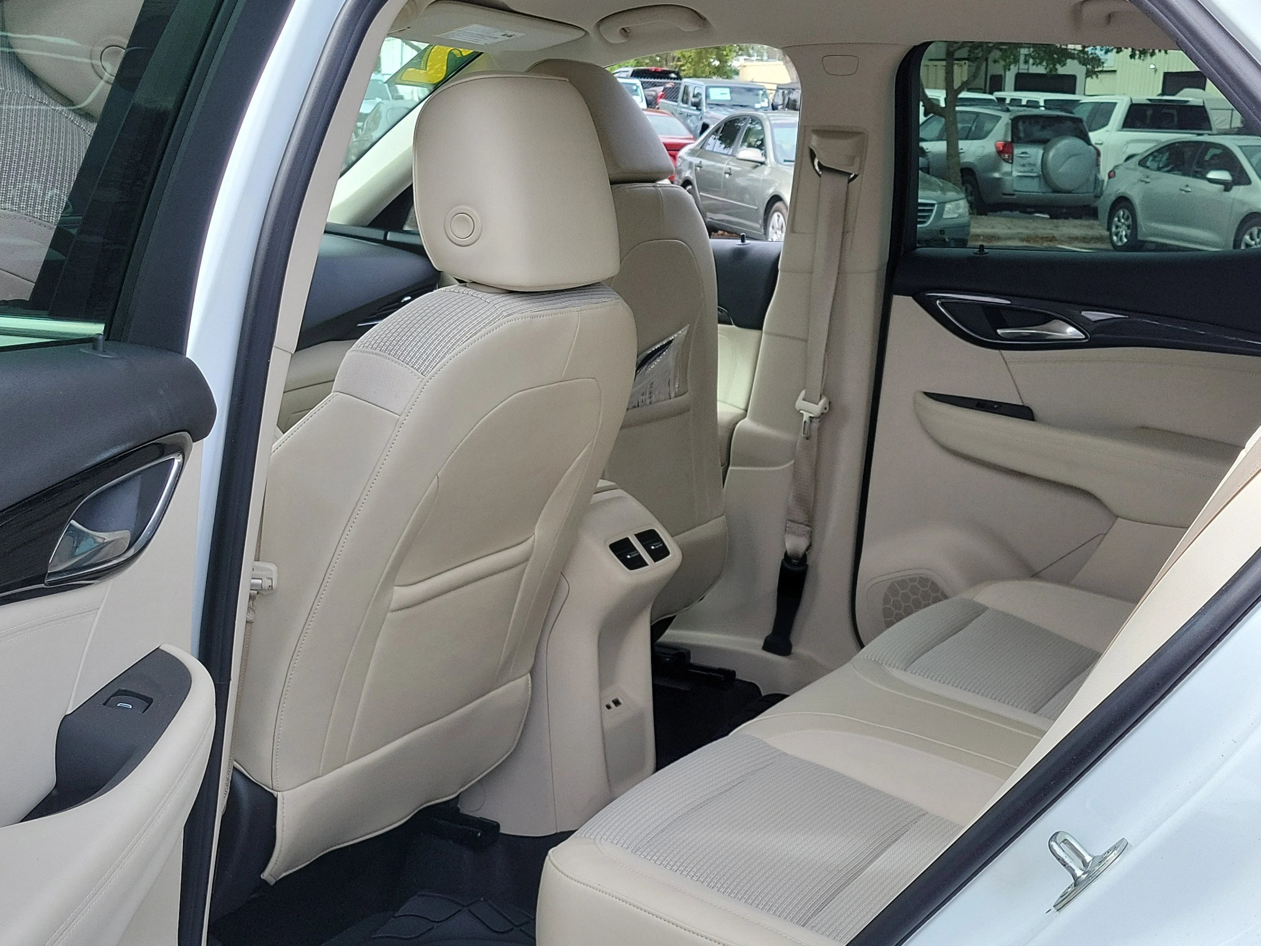 Used 2022 Summit White Buick Preferred image 14