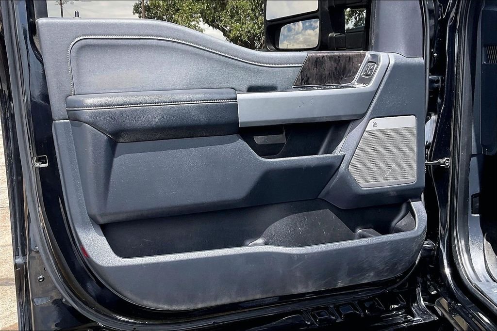 Used 2023 Agate Black Metallic Ford Lariat image 17