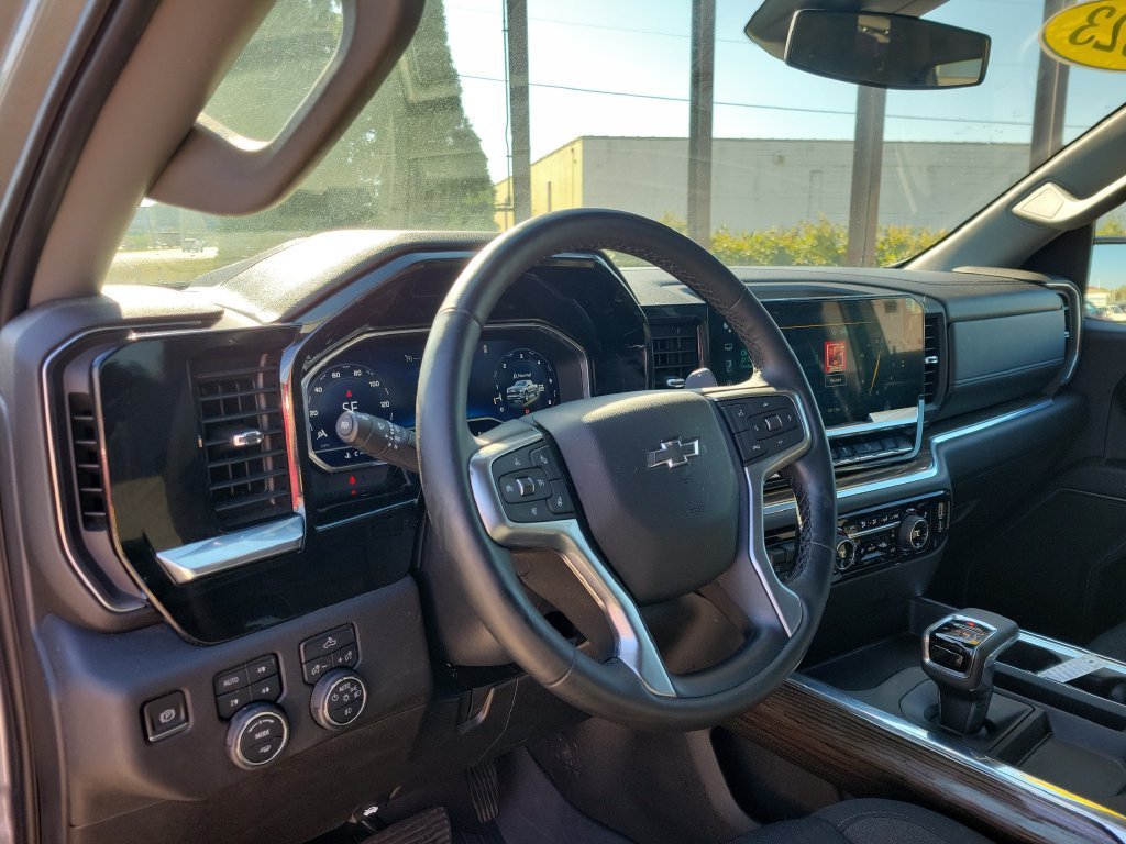 Used 2023 STERLING GRAY METALLIC Chevrolet RST image 21