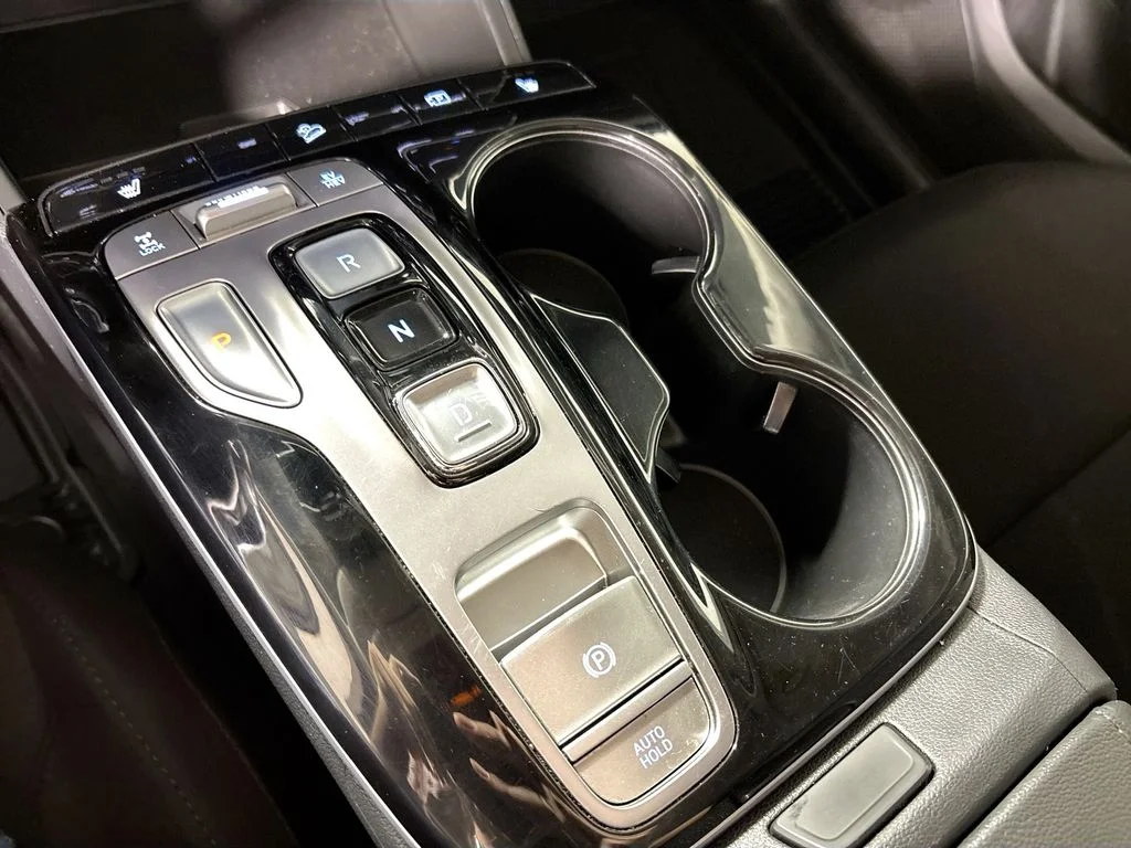 Used 2024 Black Hyundai SEL image 18