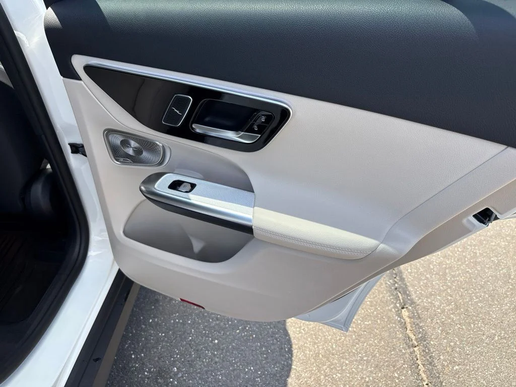 New 2027 Polar White Mercedes-Benz GLC 300 image 67