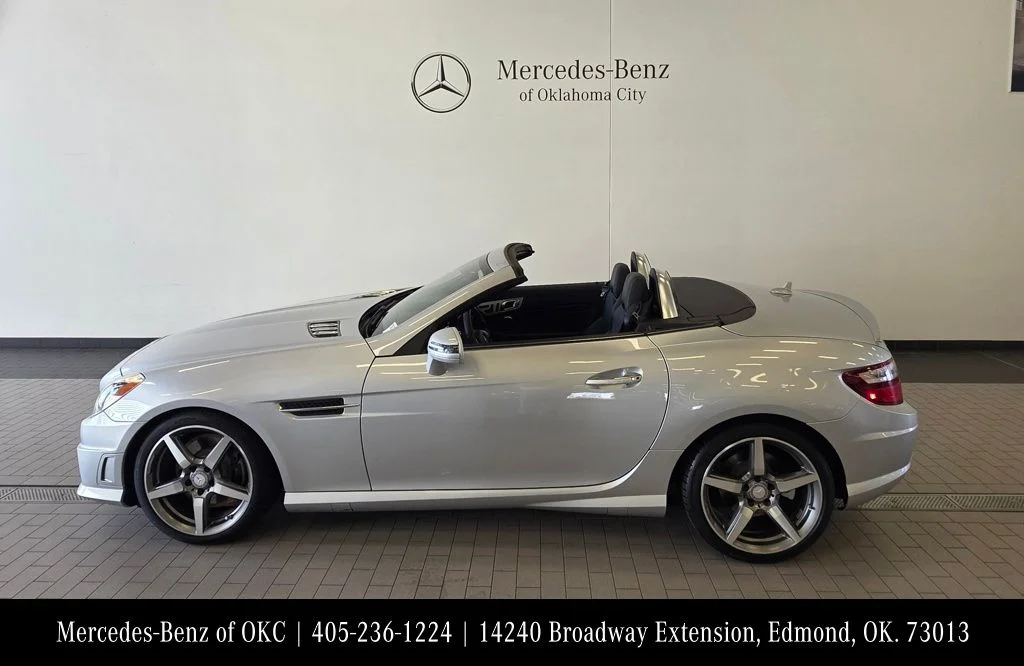 Used 2015 Silver Mercedes-Benz SLK 350 image 4