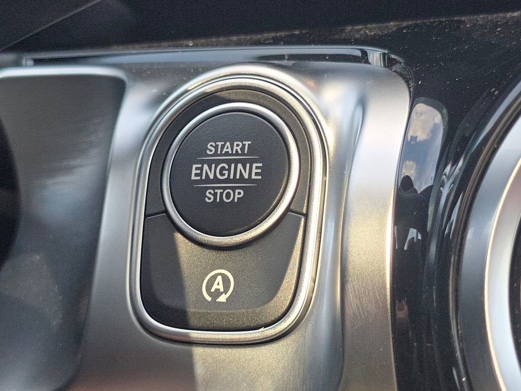 New 2026 Polar White Mercedes-Benz GLB 250 image 73