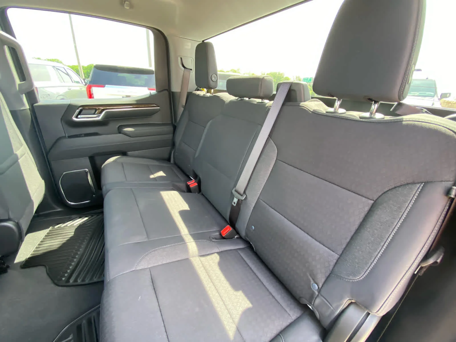 New 2026 Summit White GMC SLE image 21