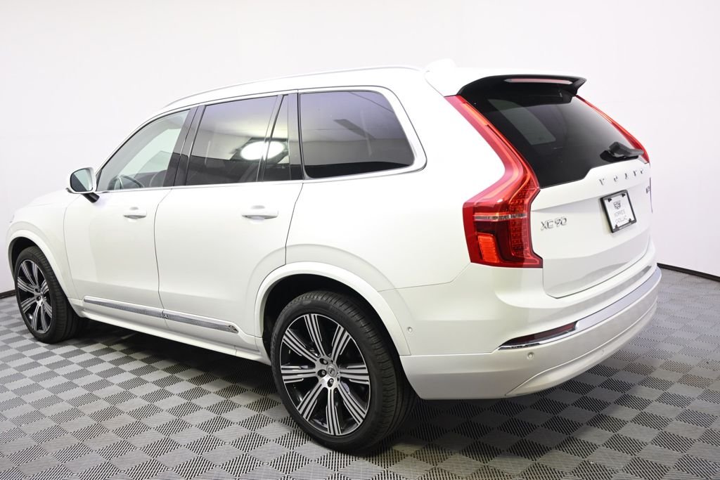 Used 2023 Crystal White Metallic Volvo Ultimate image 3