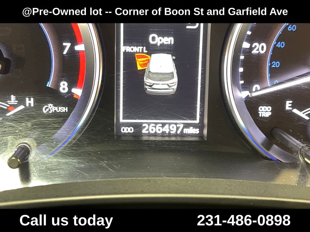 Used 2015  Toyota XLE V6 image 22