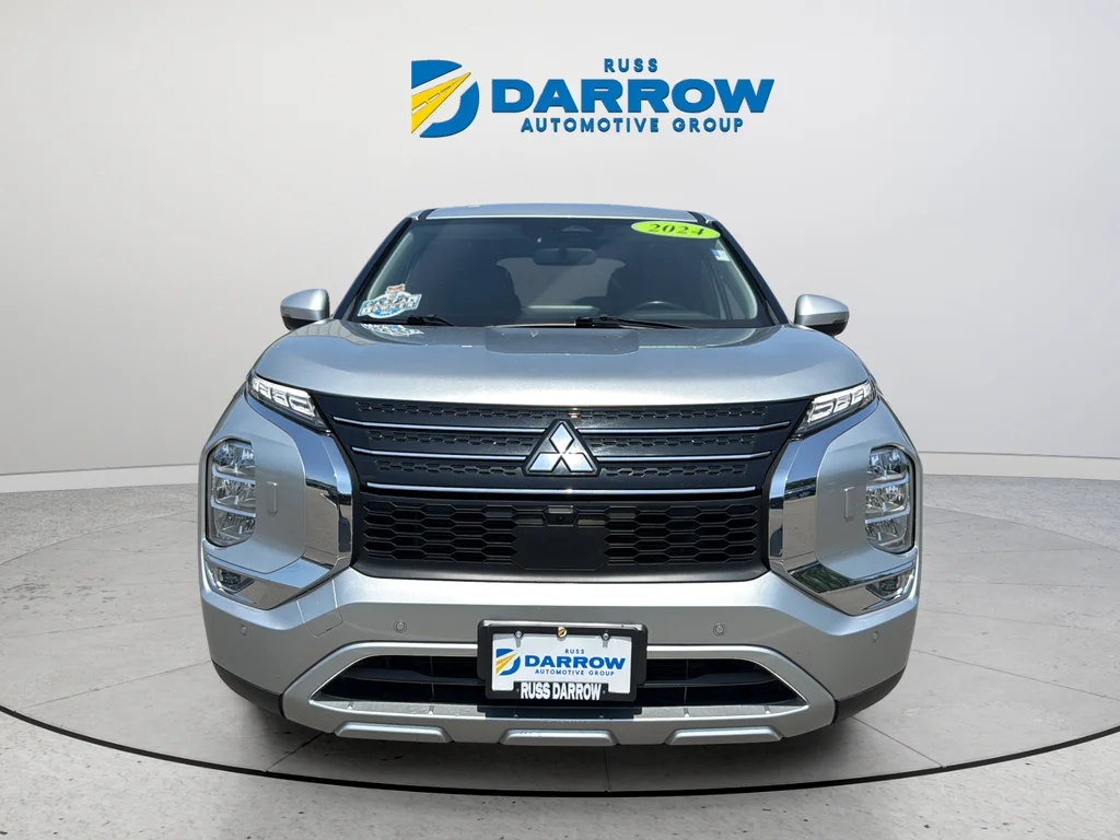 Used 2024 Silver Mitsubishi SE image 8