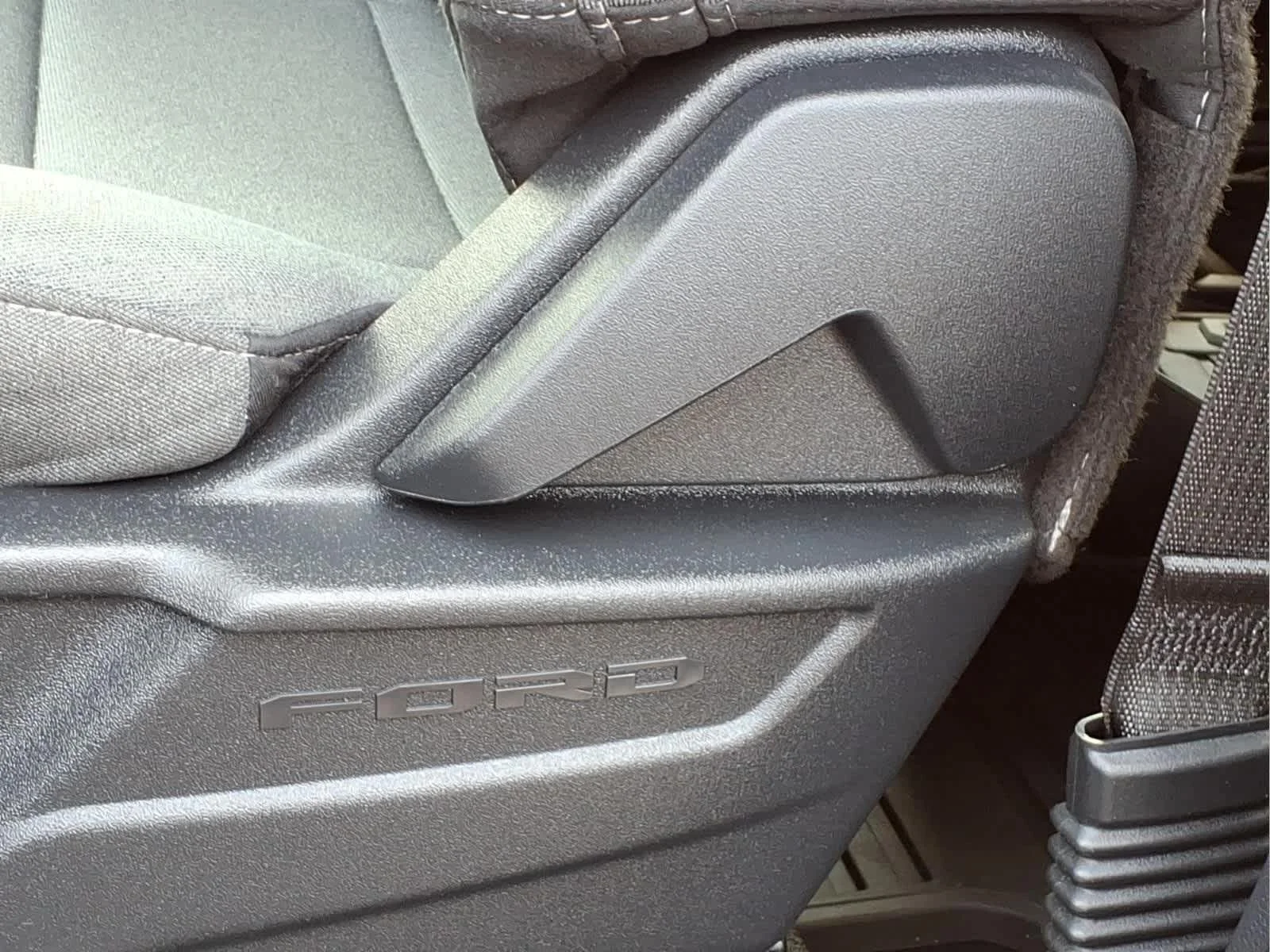 Used 2023 Antimatter Blue Ford XLT image 17