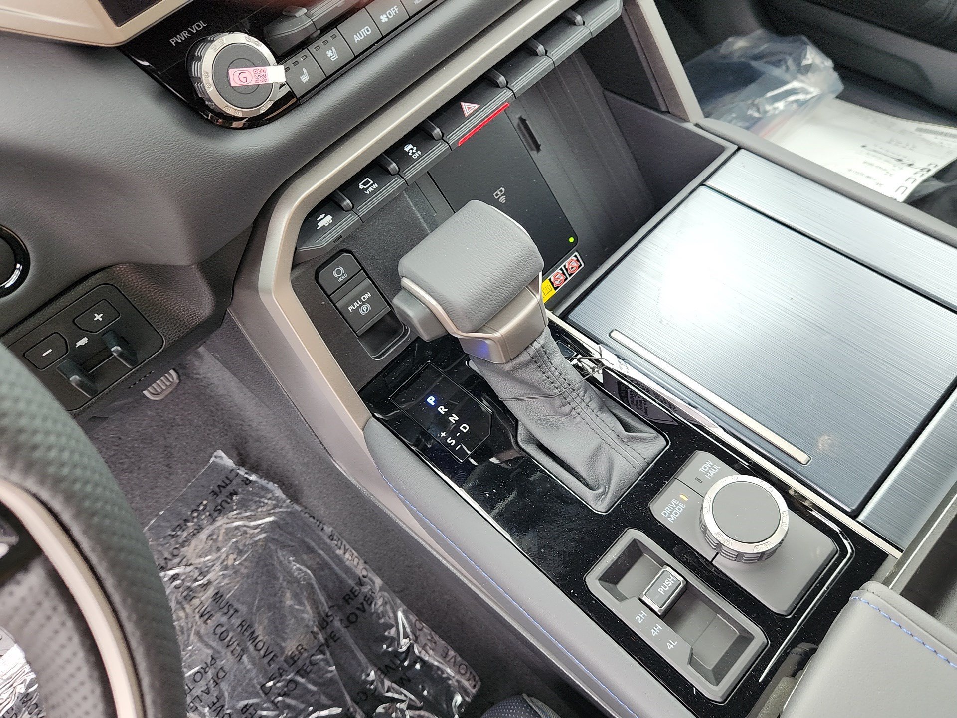 New 2026 Wind Chill Pearl <sup>1</sup> Toyota  Platinum image 17