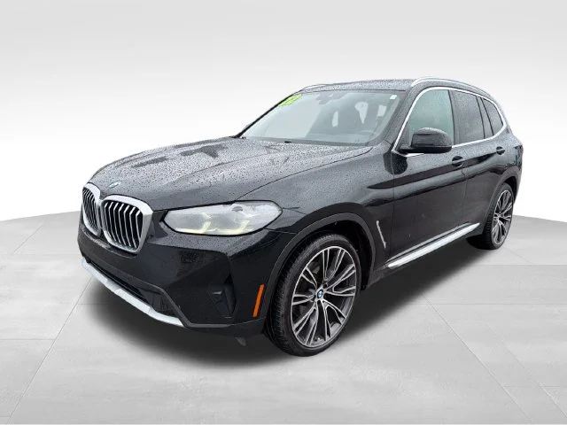 Used 2022 Black BMW sDrive30i image 3