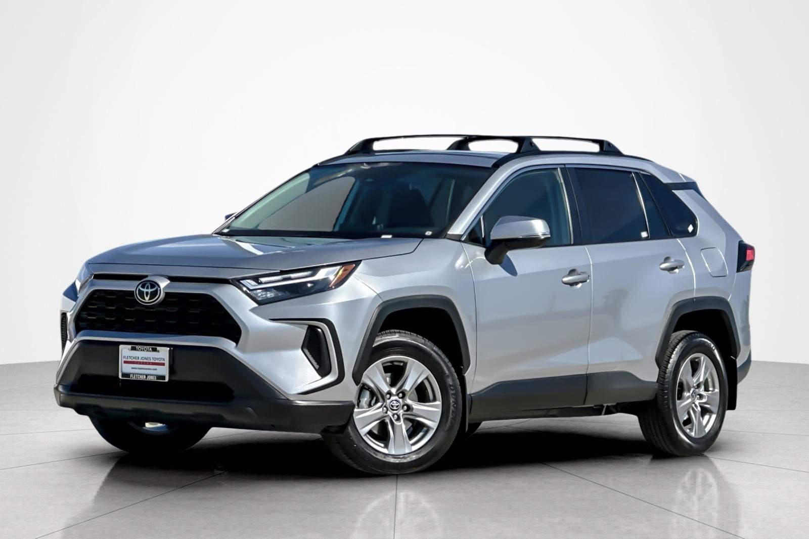 2024 Toyota RAV4 XLE FWD's photo